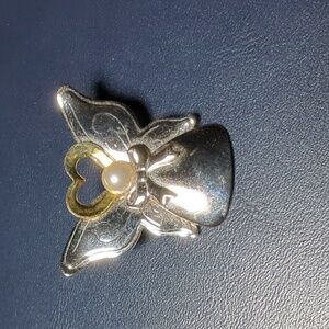 Vintage Jane Two Toned Angel Heart Brooch